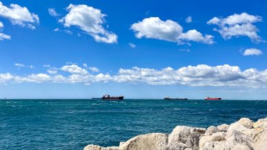 Port-de-Bouc, super tankers, cargos.