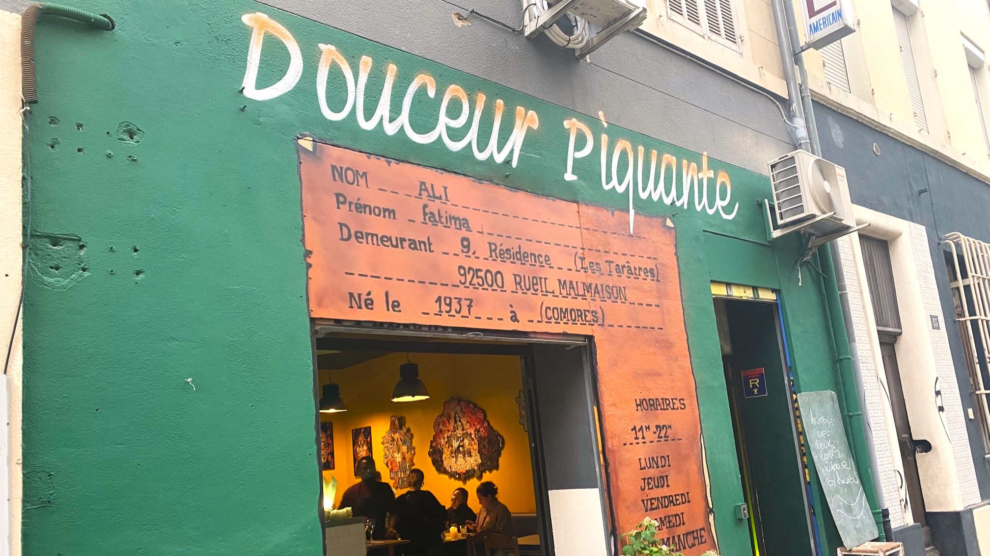 Le restaurant Douceur Piquante, rue Guy-Môquet, à Marseille. (Photo : Iliès Hagoug)