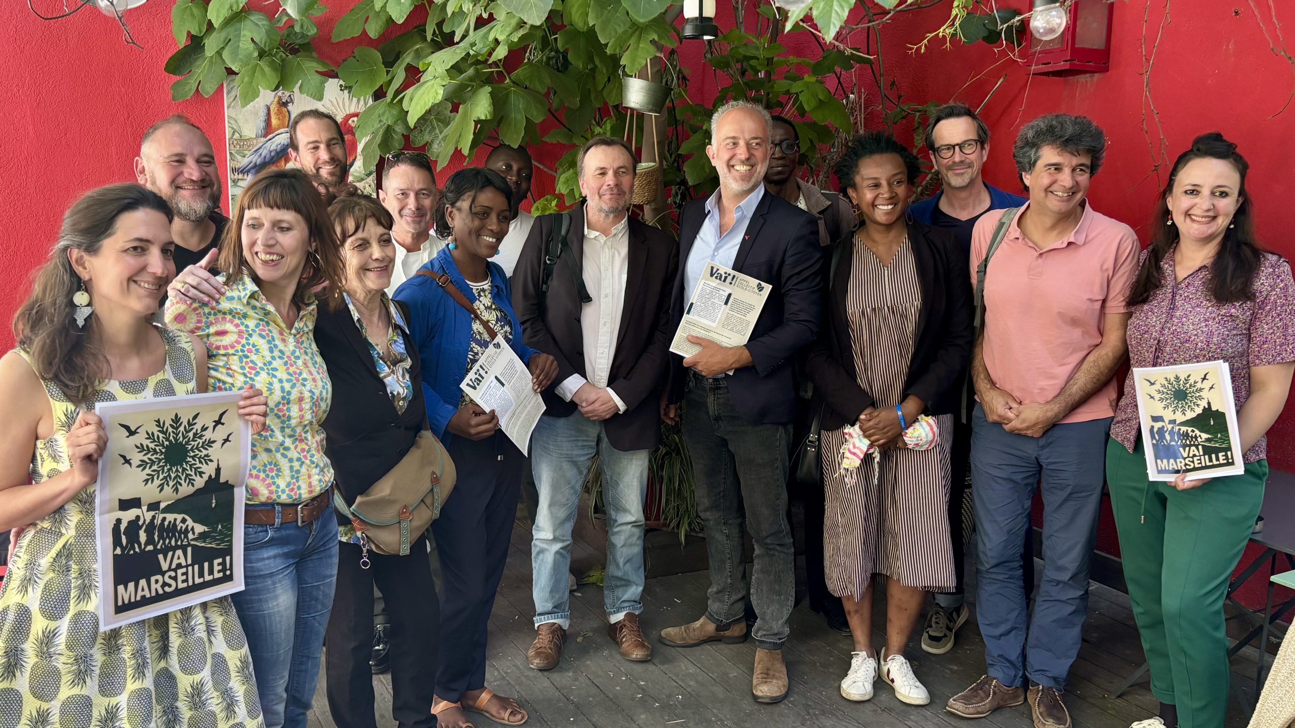 Les premiers signataires du collectif Vaï ! Marseille lors de son lancement le 19 mai 2025. (Photo : ML)