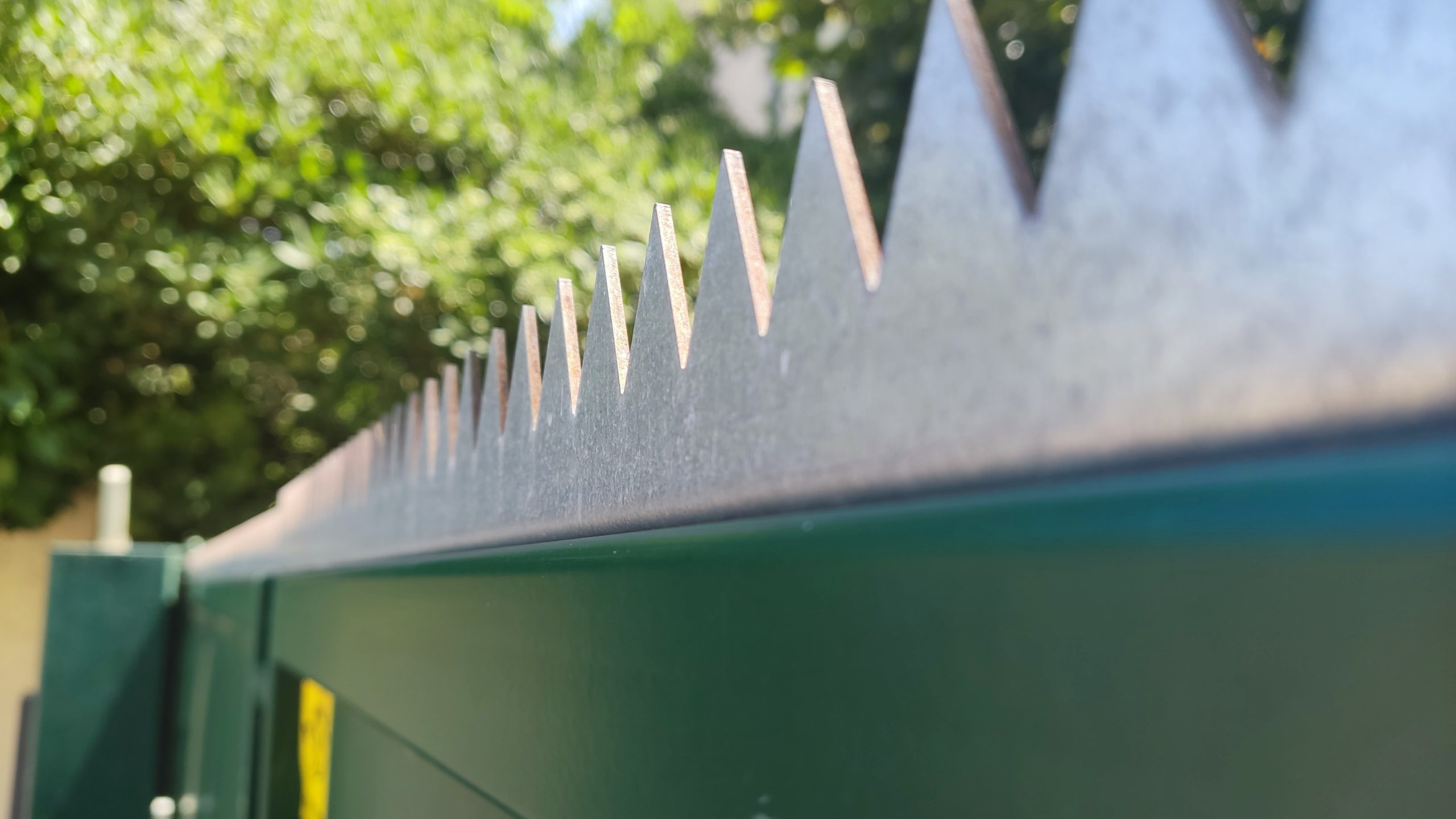 Public ou privé ? Dans le carré d’or marseillais, le mystérieux statut d’une avenue fermée