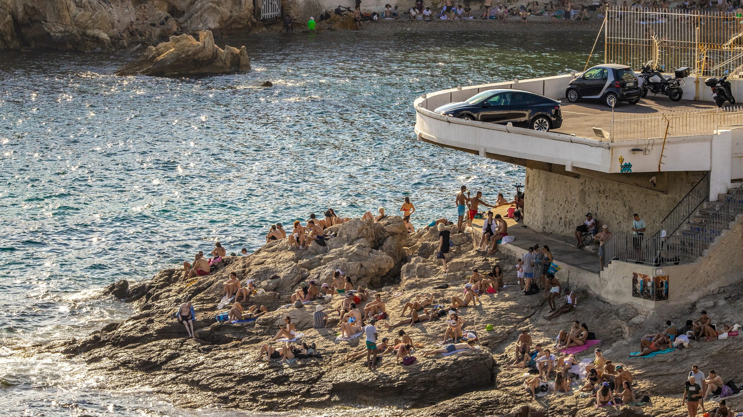 Chez Passedat, même les voitures des riches clients ont la vue. (Photo : EG)