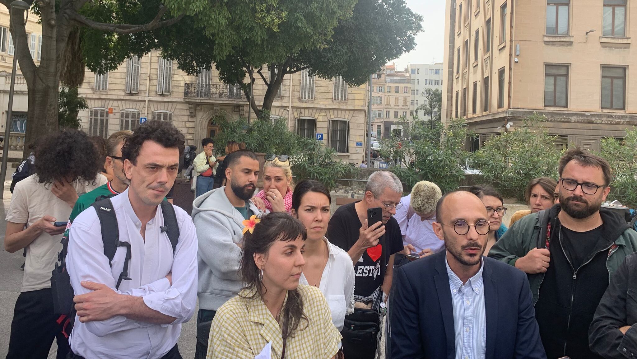 Quatre avocat dénoncent des "interpellations arbitraires"