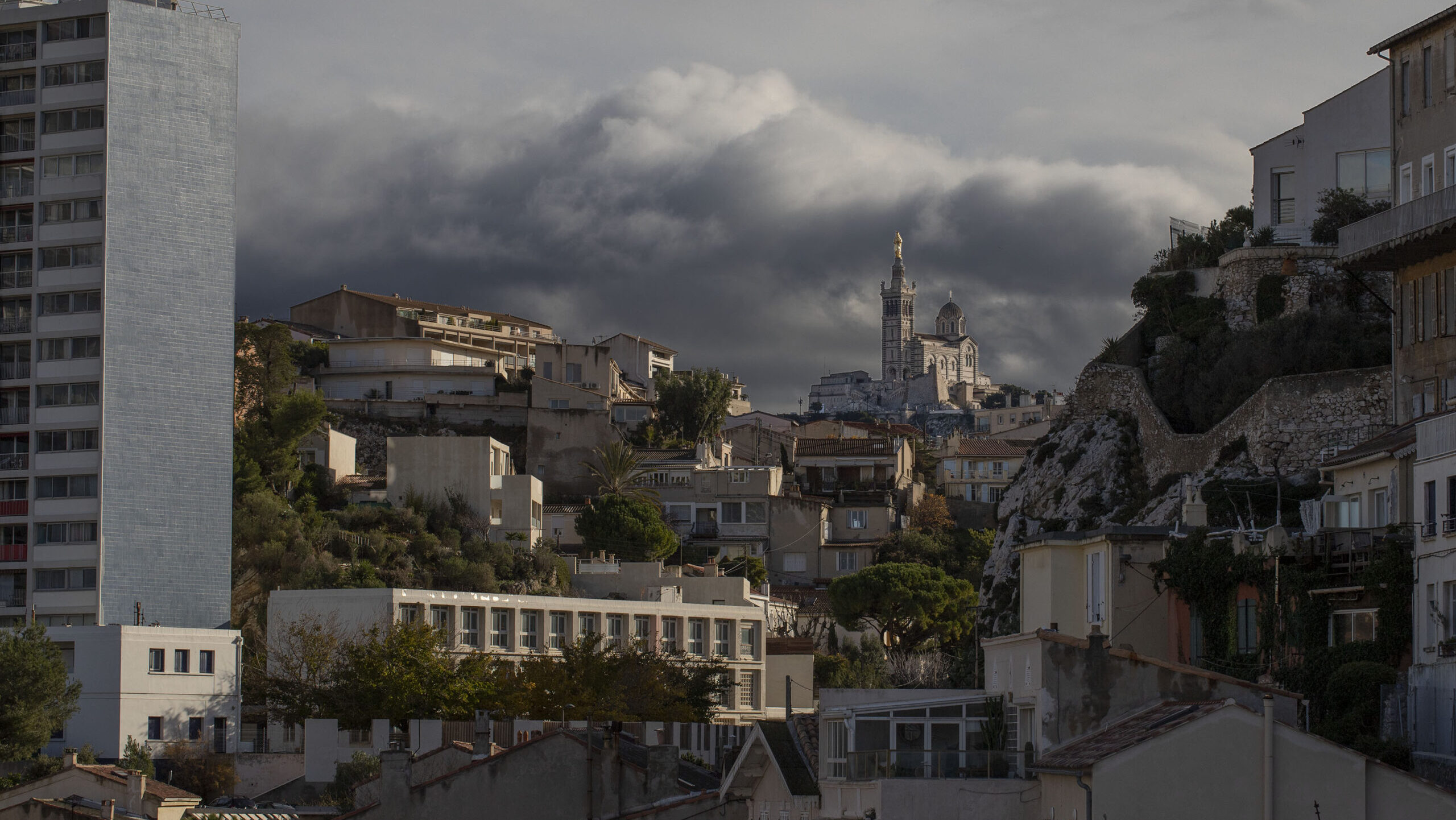 La Bonne Mère le 16 décembre 2025, soir d