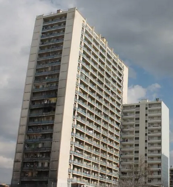 30 JOURS, 9 HEURES et 59 MINUTES …