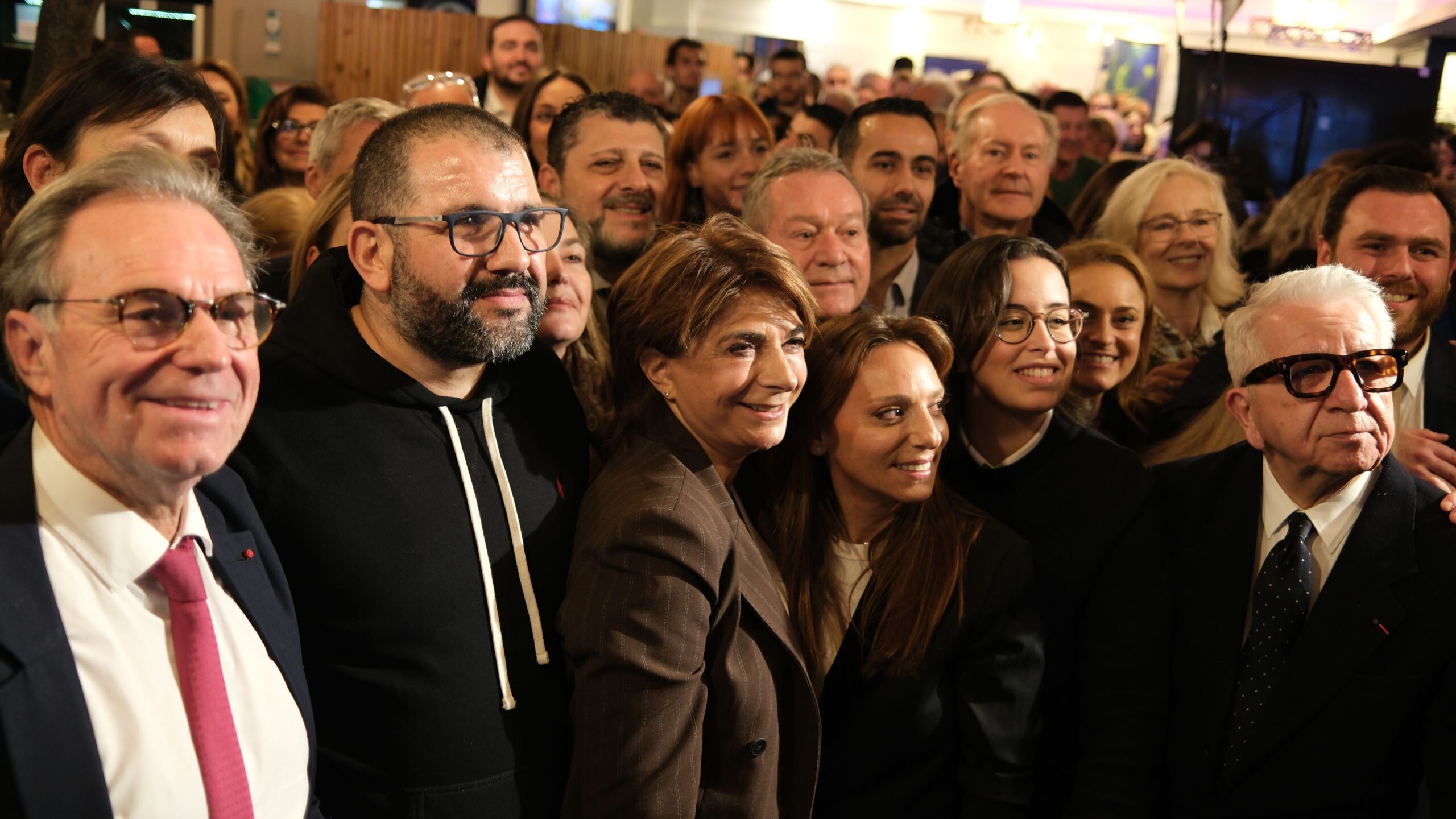 Martine Vassal entourée de son comité de soutien. (Photo : ML)