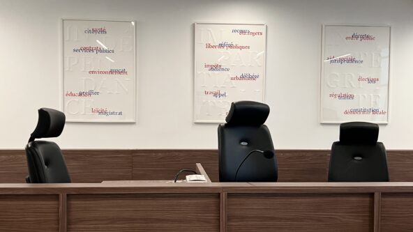 Titres de séjour en retard&nbsp;: comment la préfecture “fabrique des sans-papiers” à la chaîne