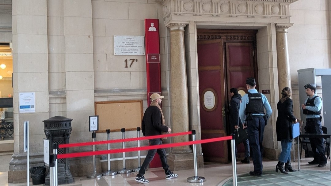 La rappeur Naps, lors de son procès devant la cour criminelle départementale de Paris. (Photo : Clara Lainé) 