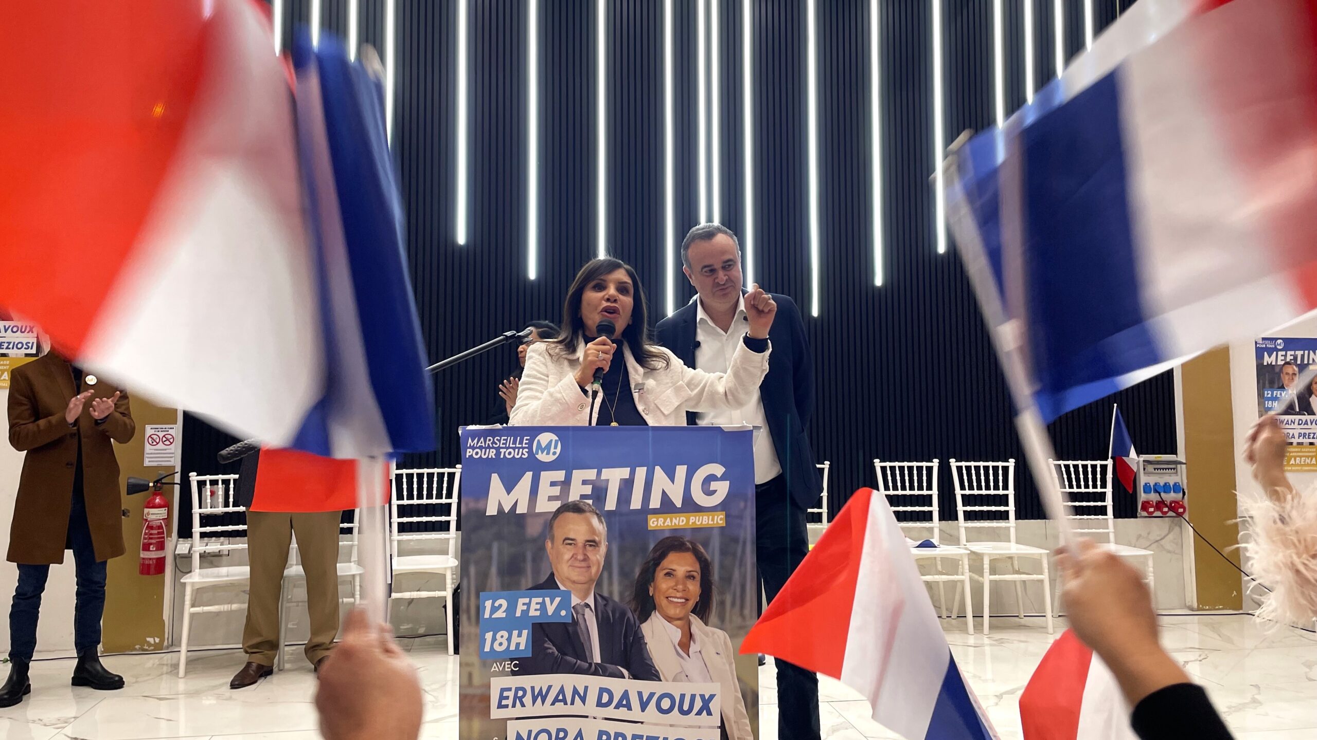 Nora Preziosi et Erwan Davoux, têtes de la liste Marseille pour tous, en meeting, le 12 février 2026. (Photo : CBy.) 
