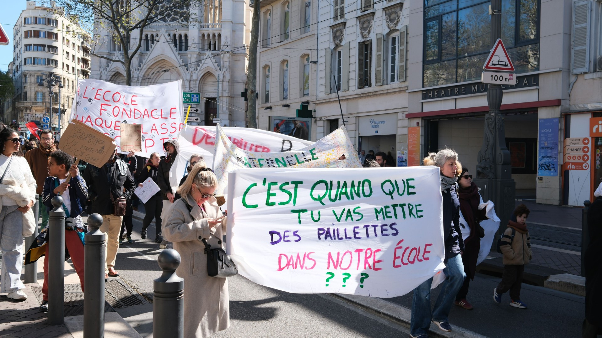 Manifestation contre les coupes budgétaires dans l