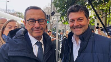 Le sénateur Les Républicains, Stéphane Le Rudulier, en compagnie de Bruno Retailleau (président de LR) à Marseille, le 6 février 2026. (Photo : C.By.)