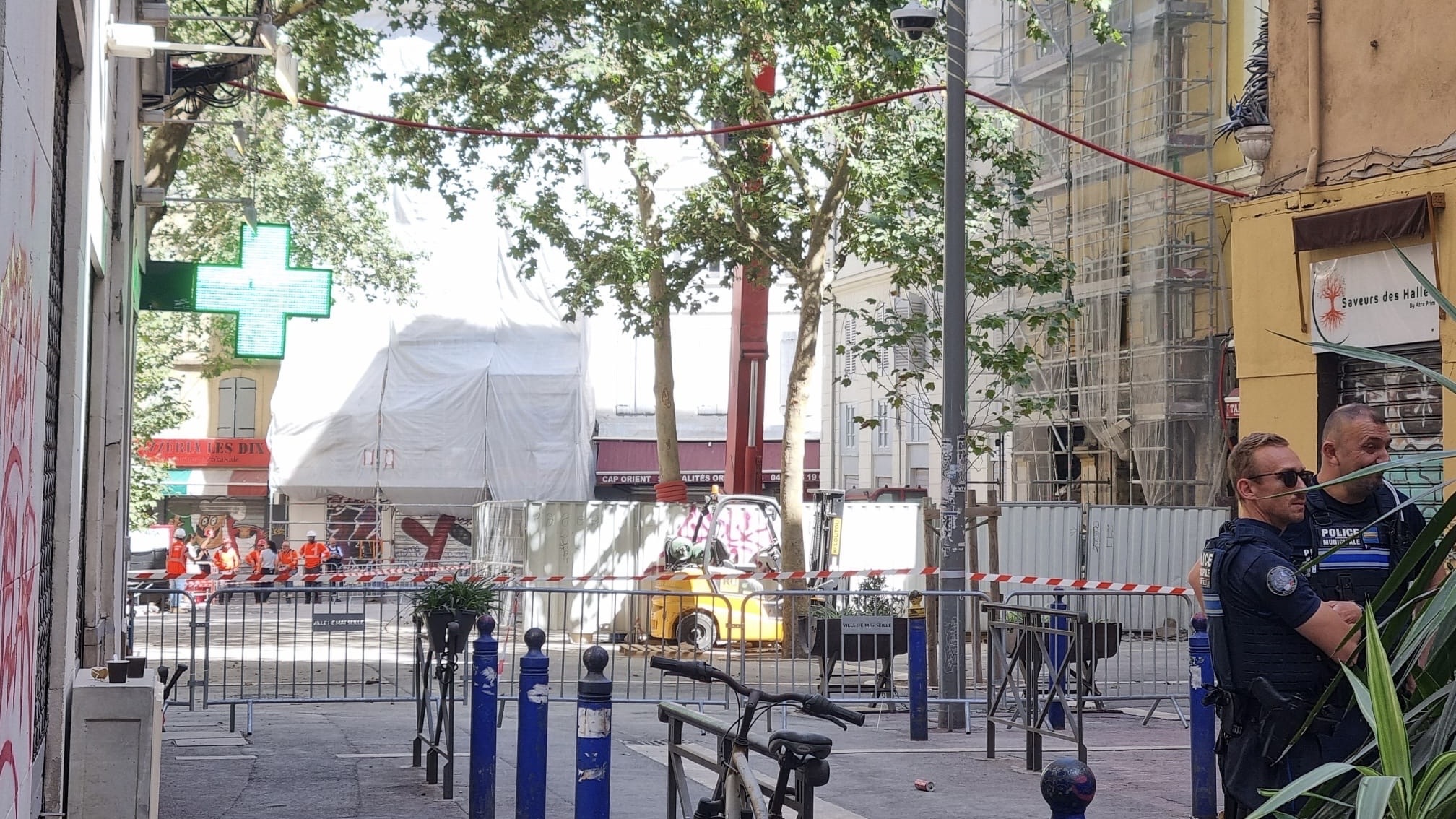 Le périmètre de sécurité à Noailles. (Photo : IM)