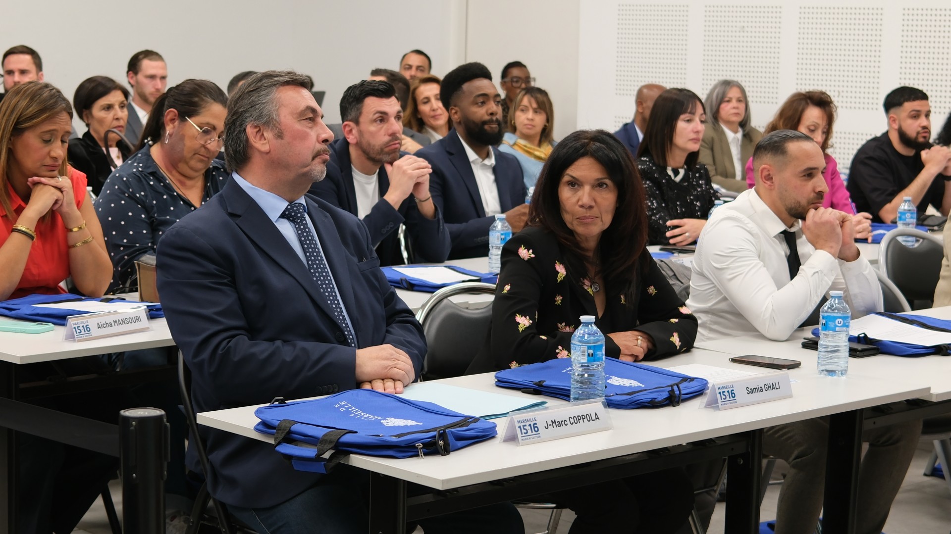 Sébastien Jibrayel, derrière Jean-Marc Coppola et Samia Ghali lors du premier conseil d
