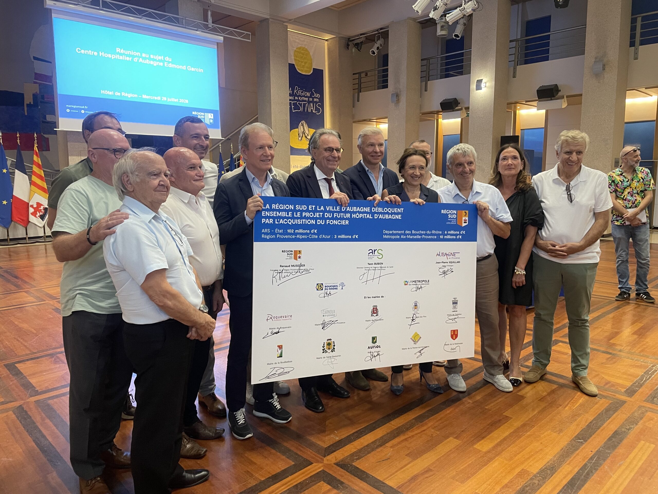 Les onzes maires étaient réunis, ce jeudi, à l