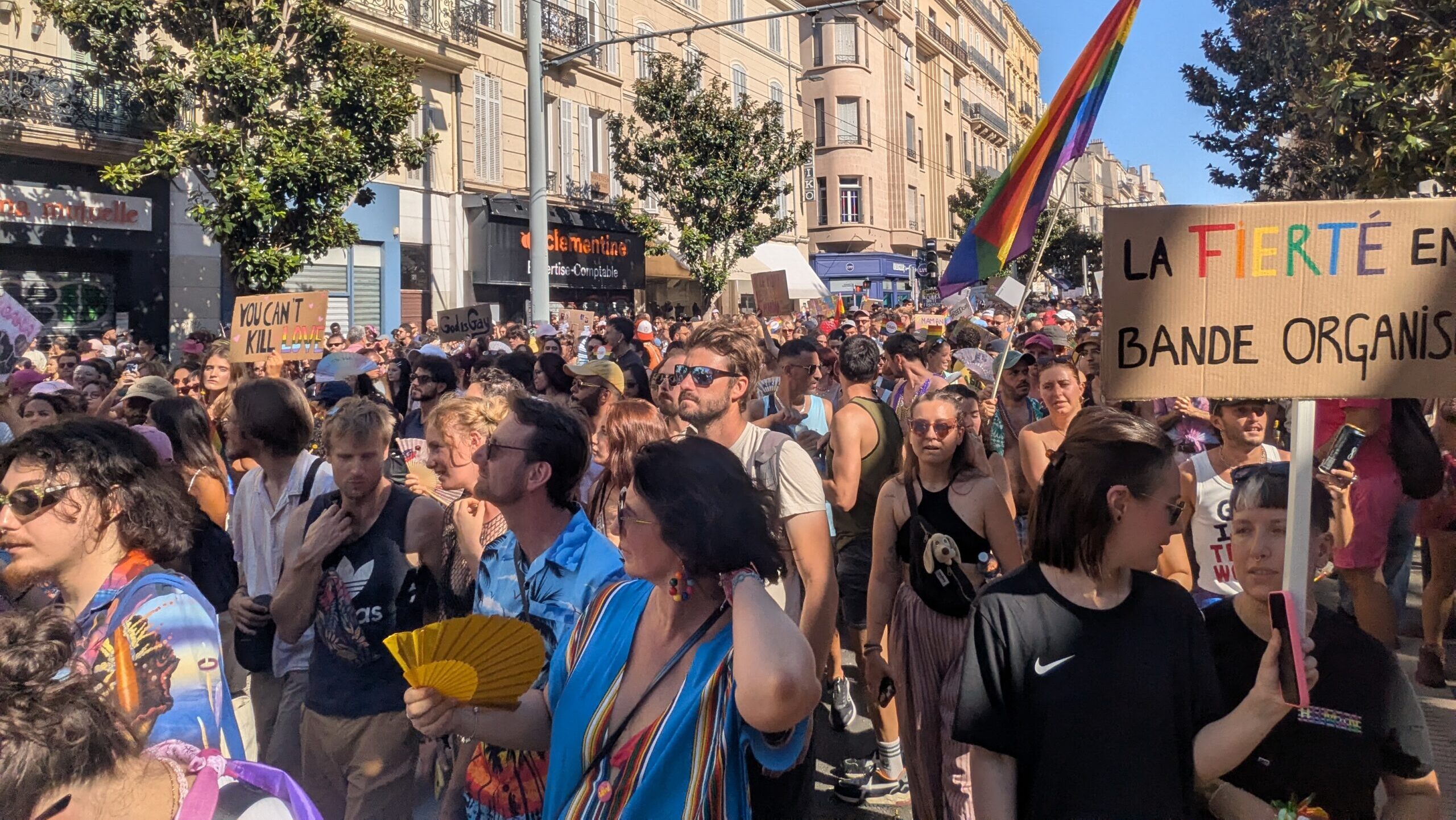 À Marseille, la canicule n'a pas empêché la marche des fiertés