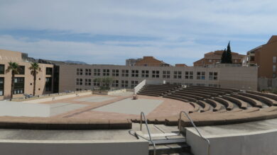L'amphithéâtre niché sur le toit de l'hôtel de région. (Photo B.G.)